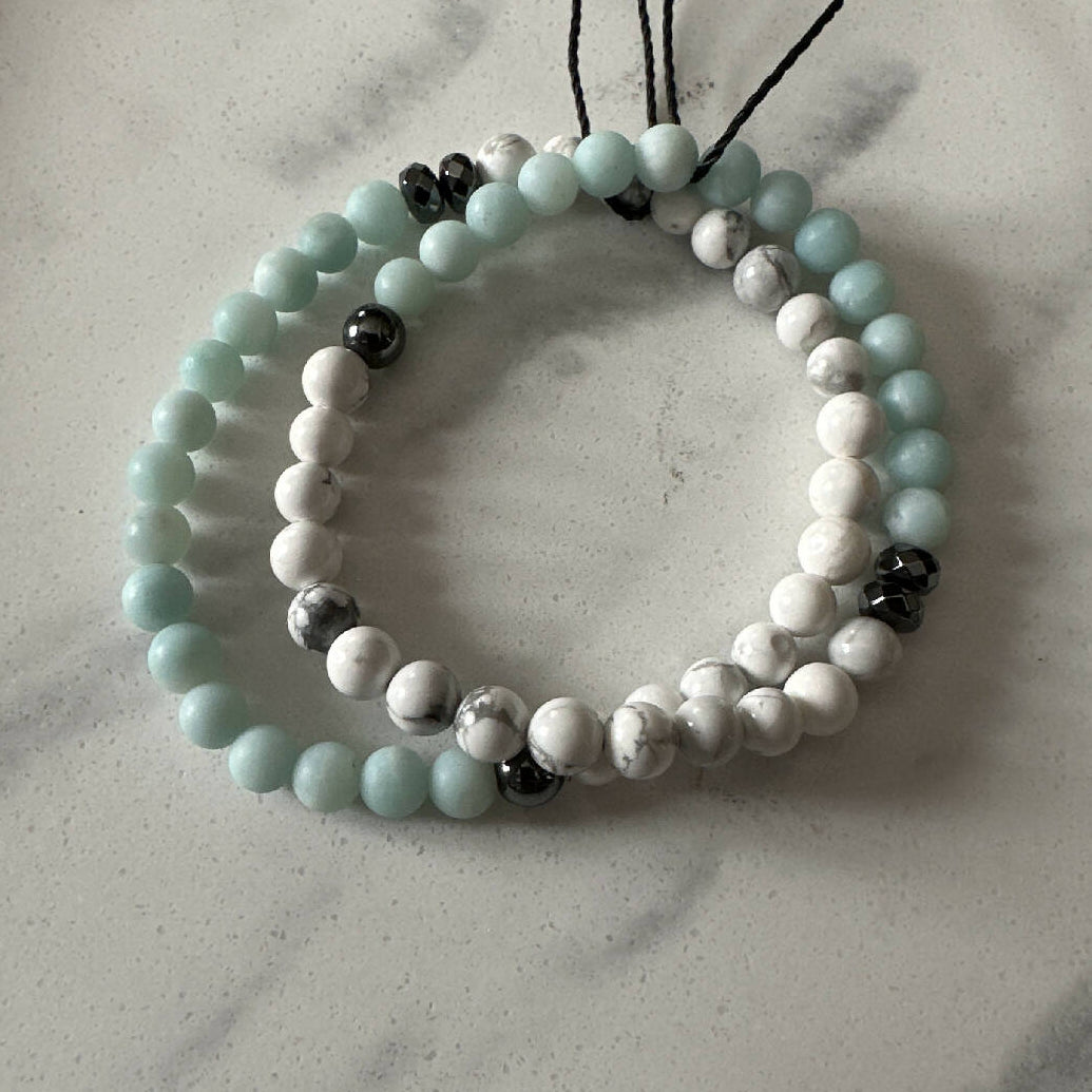 Frosted amazonite and white howlite bracelet